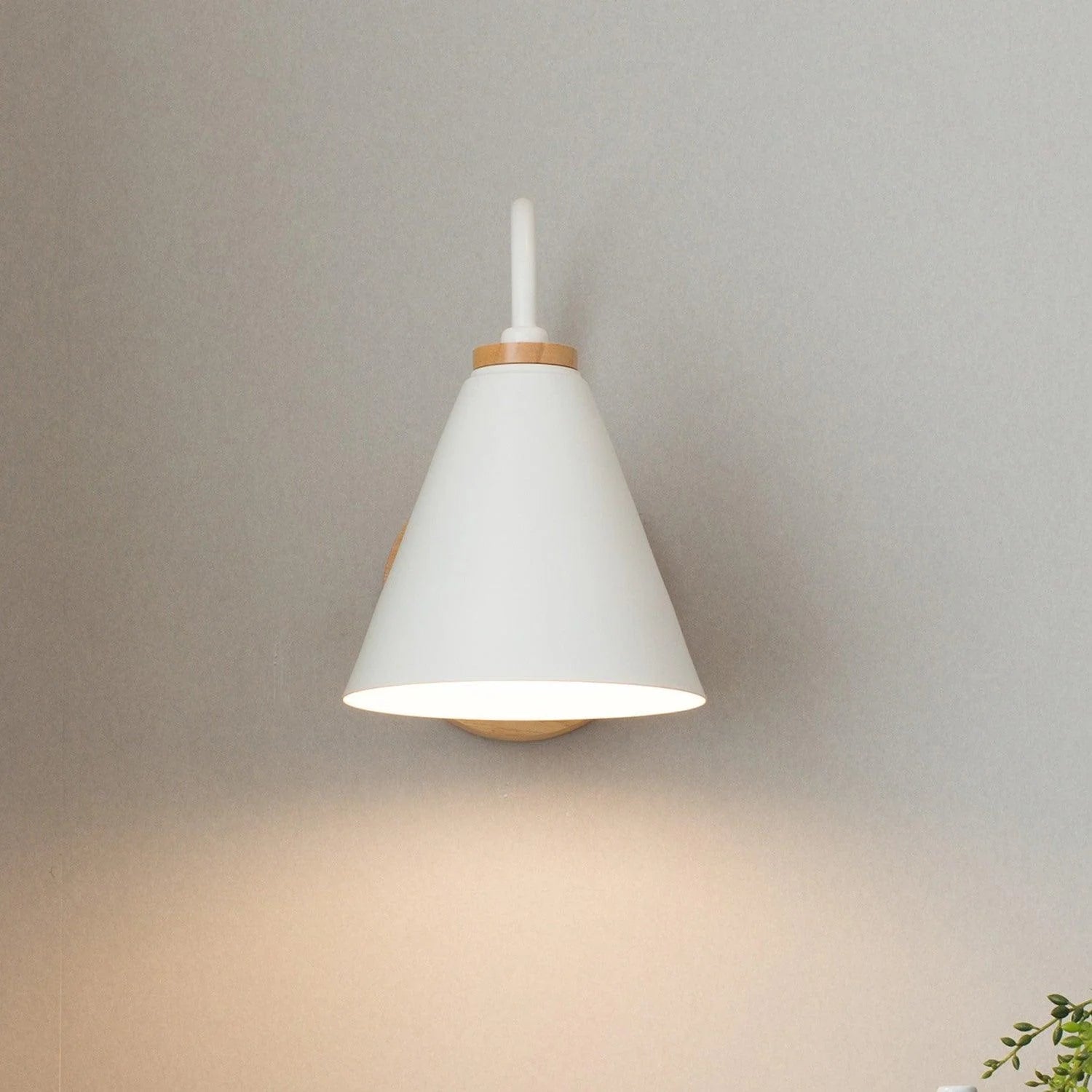 Wandlampe im skandinavischen Stil