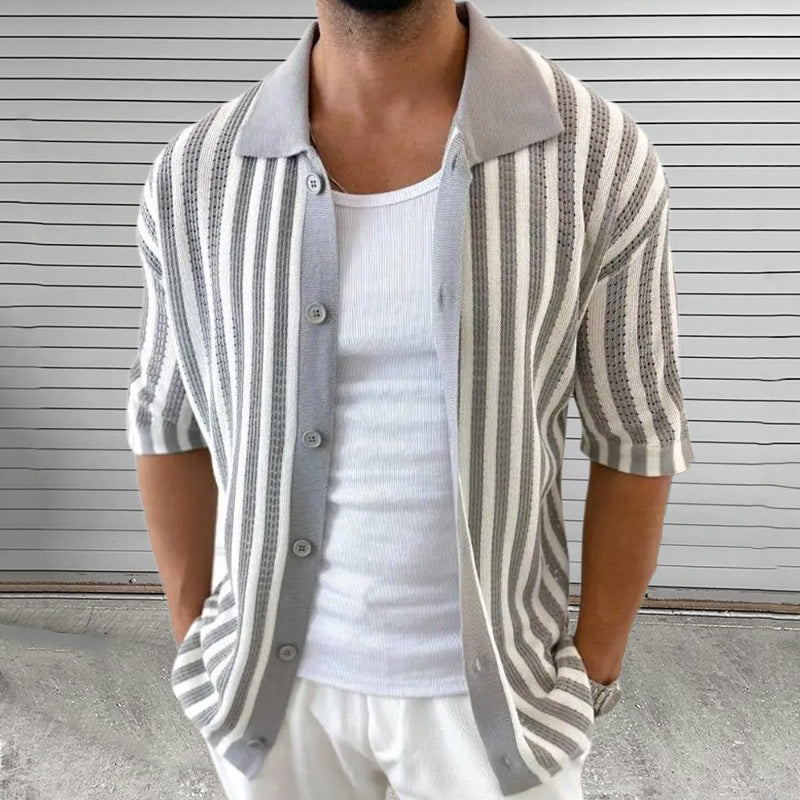 Herren Sommer Strickhemd mit Streifen und kurzen Ärmeln