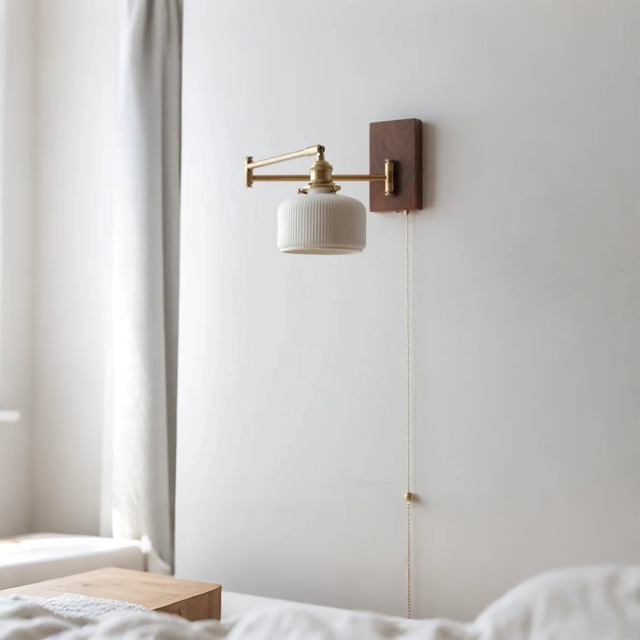 Moderne Holzwandlampe