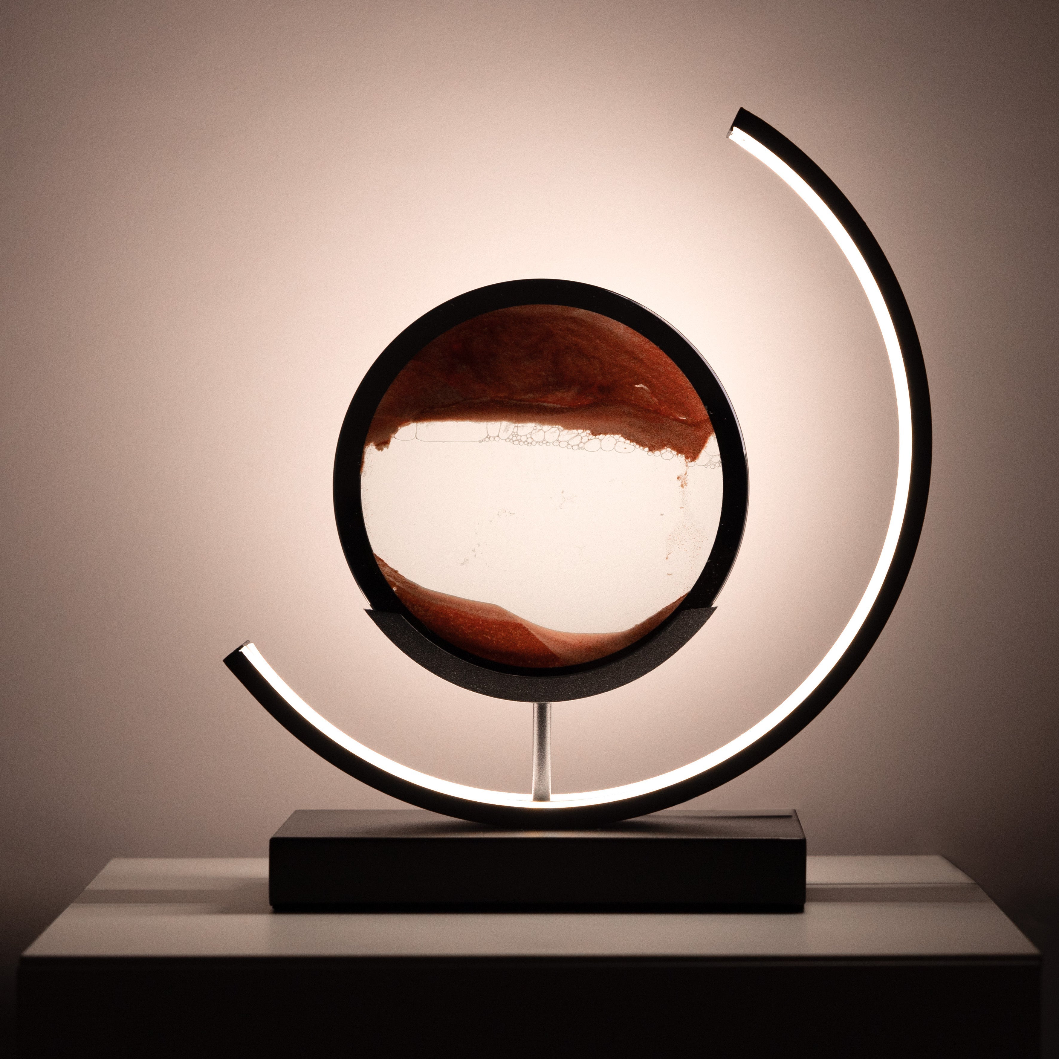 EvoLight - Moderne LED-Tischleuchte mit dimmbarer Beleuchtung und schlankem Design