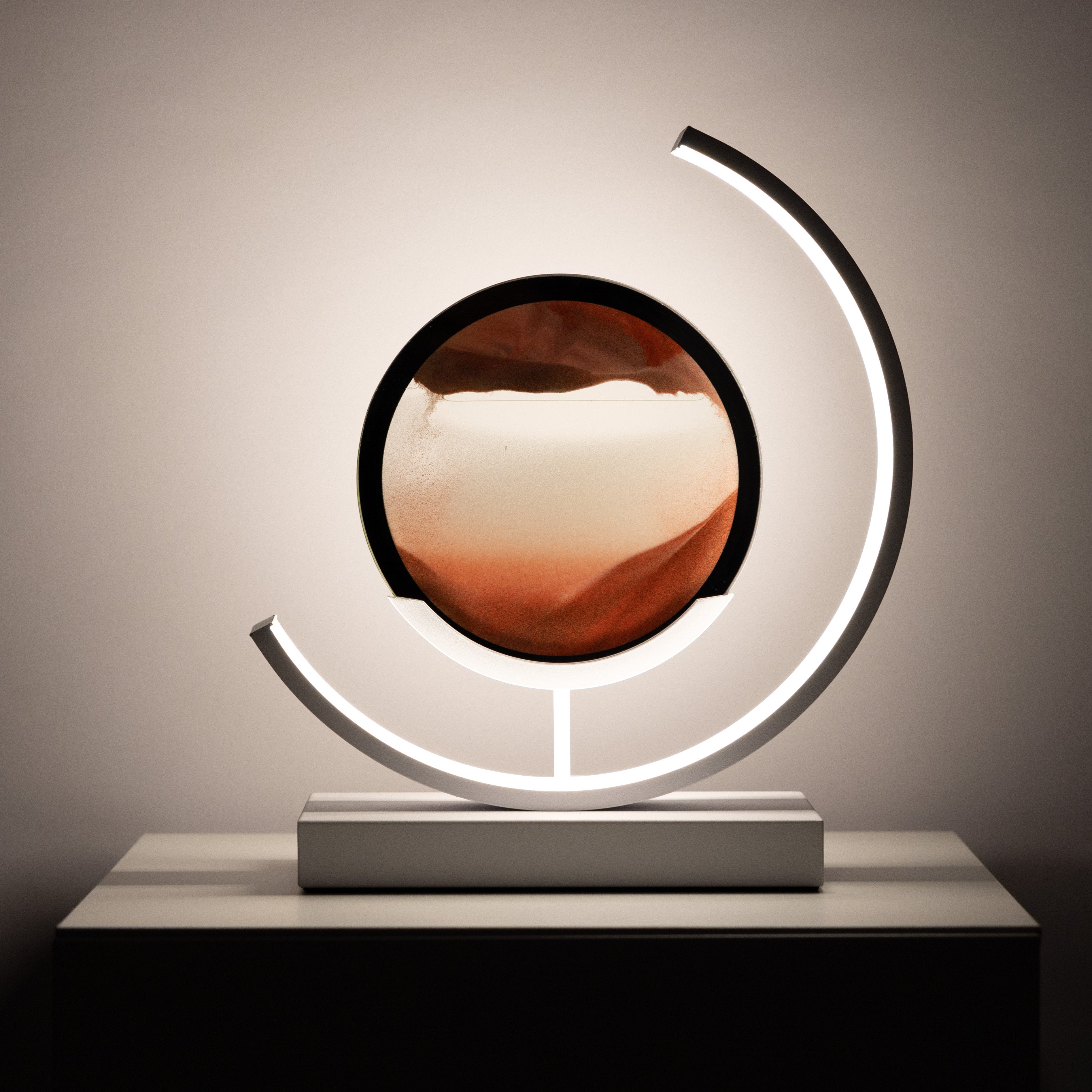 EvoLight - Moderne LED-Tischleuchte mit dimmbarer Beleuchtung und schlankem Design