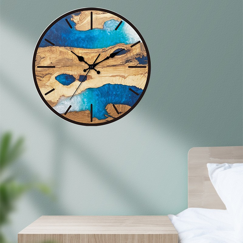 Holzoptik Wanduhr mit