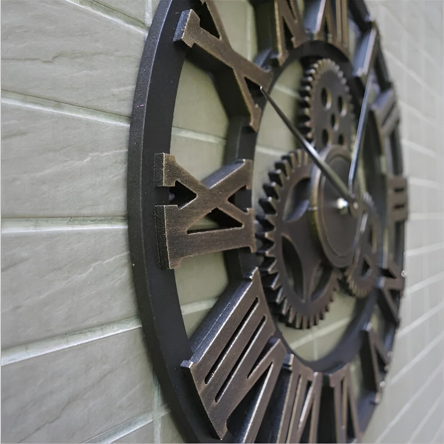 GearSphere Wanduhr im Zahnraddesign