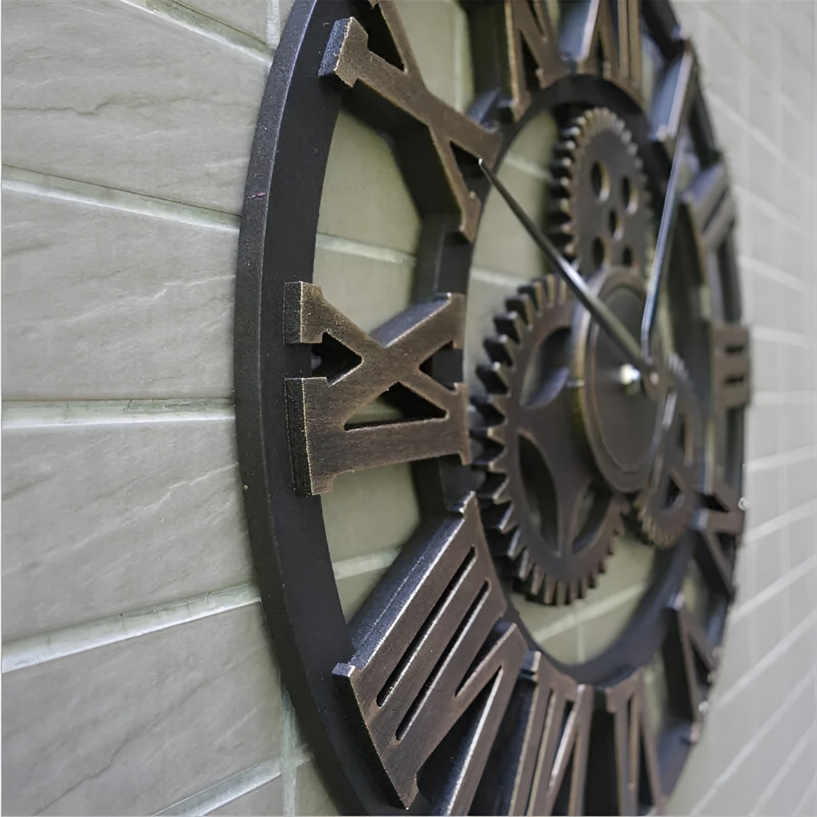 GearSphere Wanduhr im Zahnraddesign