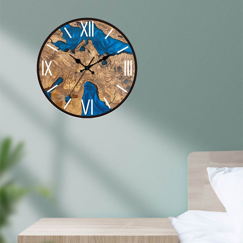 Holzoptik Wanduhr mit