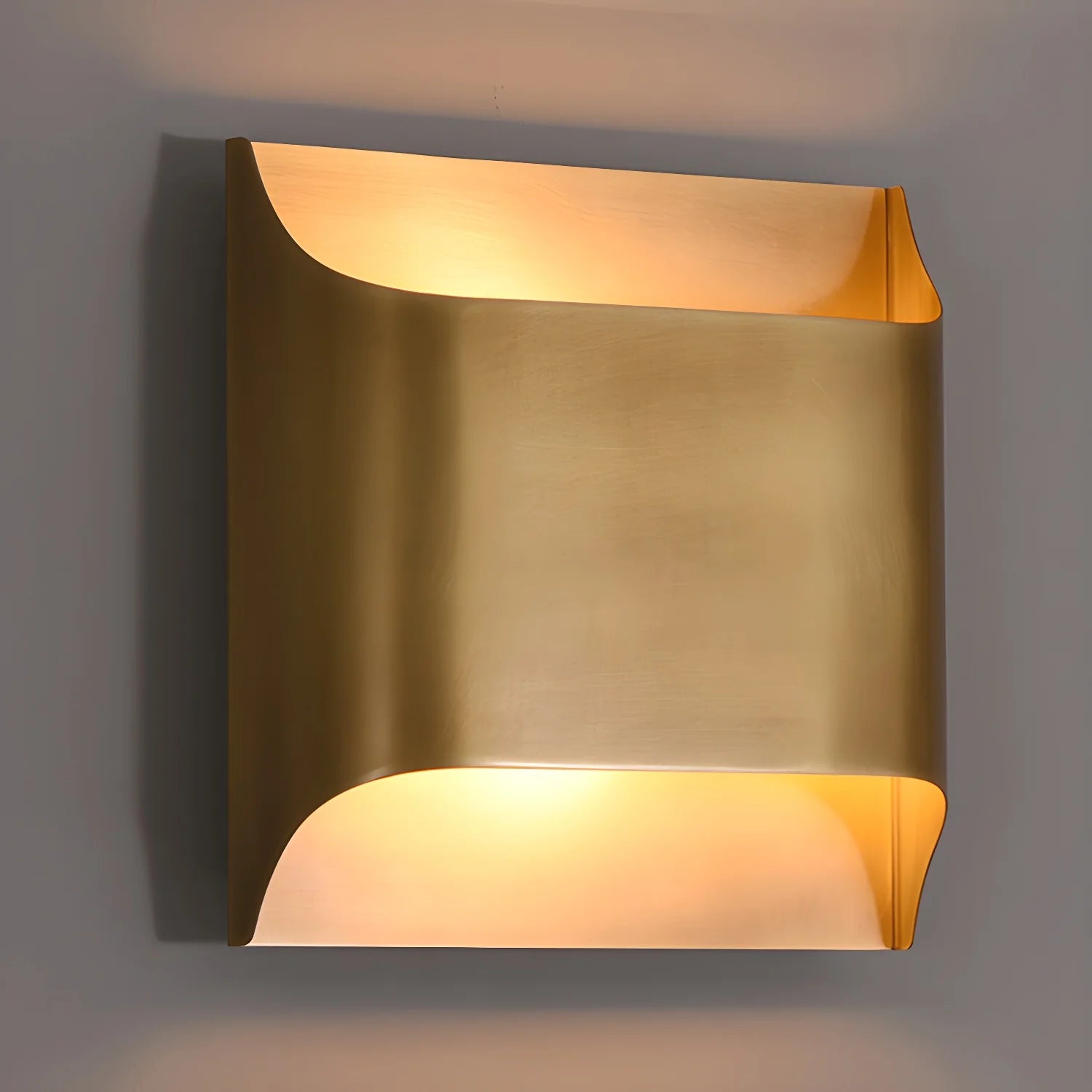 Leclerc Form Messinglampe