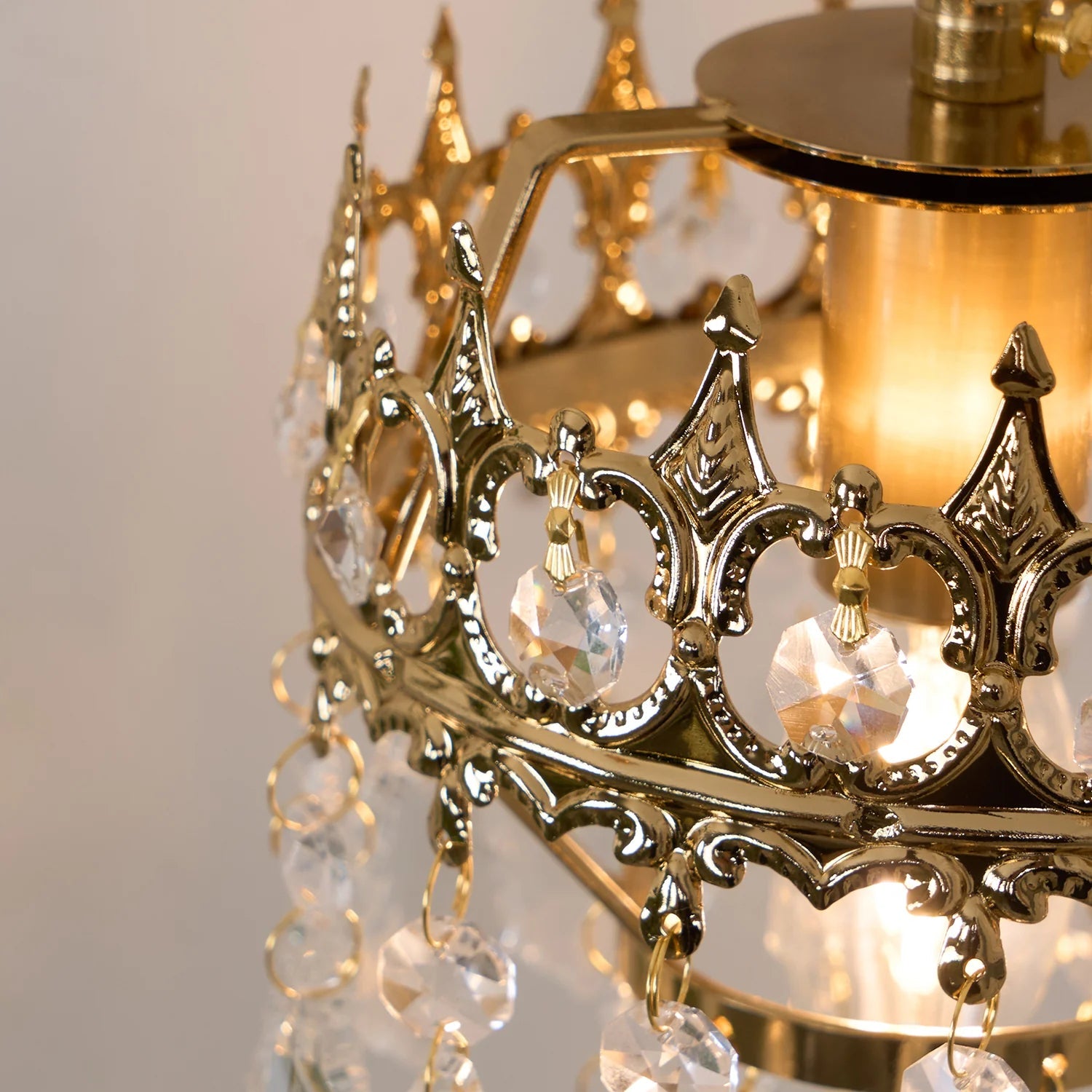 Klassische Kristall Wandleuchte mit warmem LED-Licht