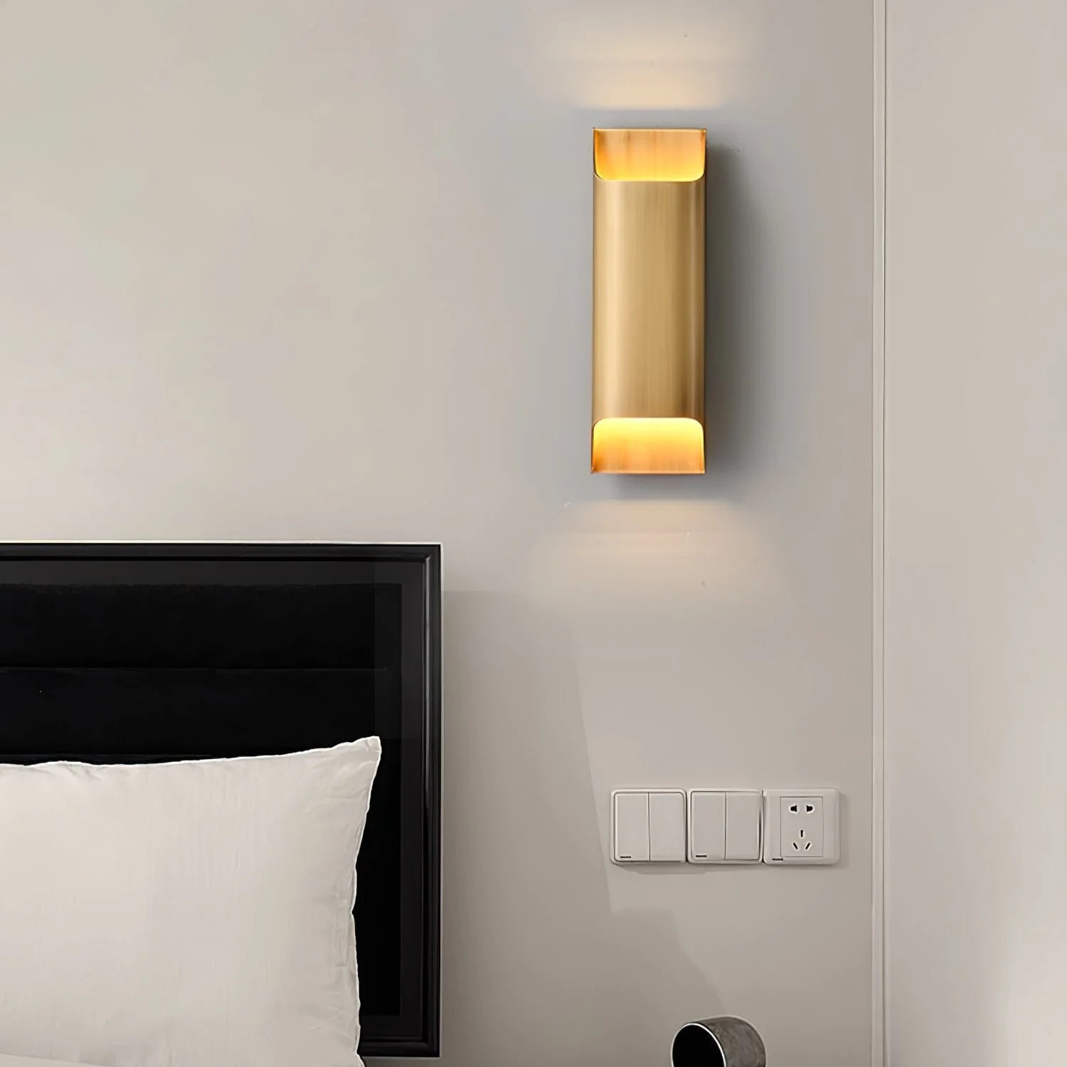 Leclerc Form Messinglampe