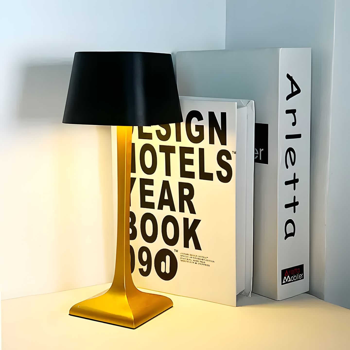 Moderne kabellose Tischlampe