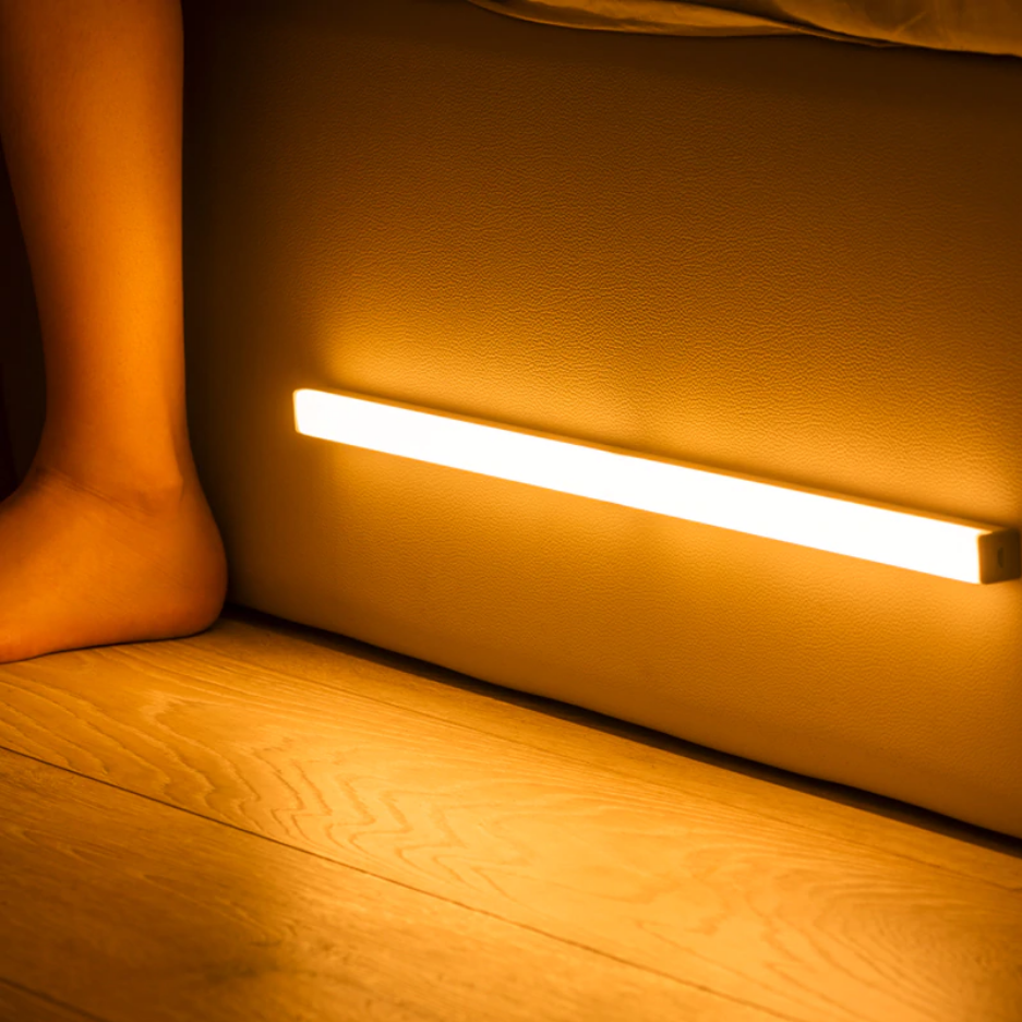 LumiSense Bar – Drahtlose LED-Leuchtenarmatur mit Bewegungssensor & USB/AAA-Stromversorgung
