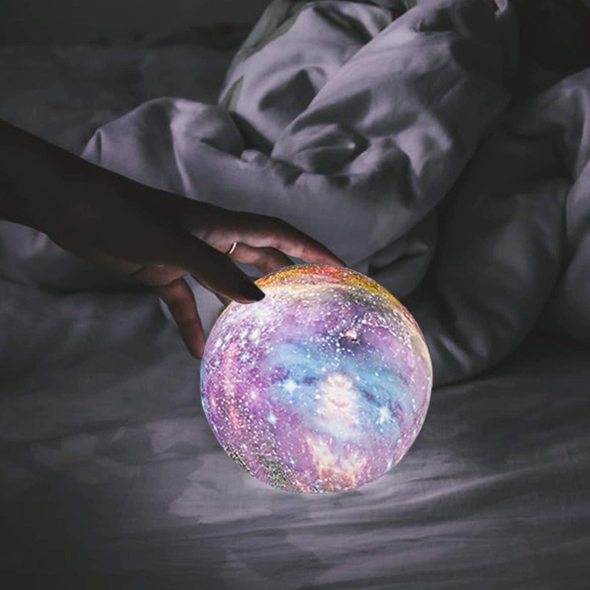 GALAXY MOONLAMP – 3D-Mondlampe mit 16 Farben & Holzständer