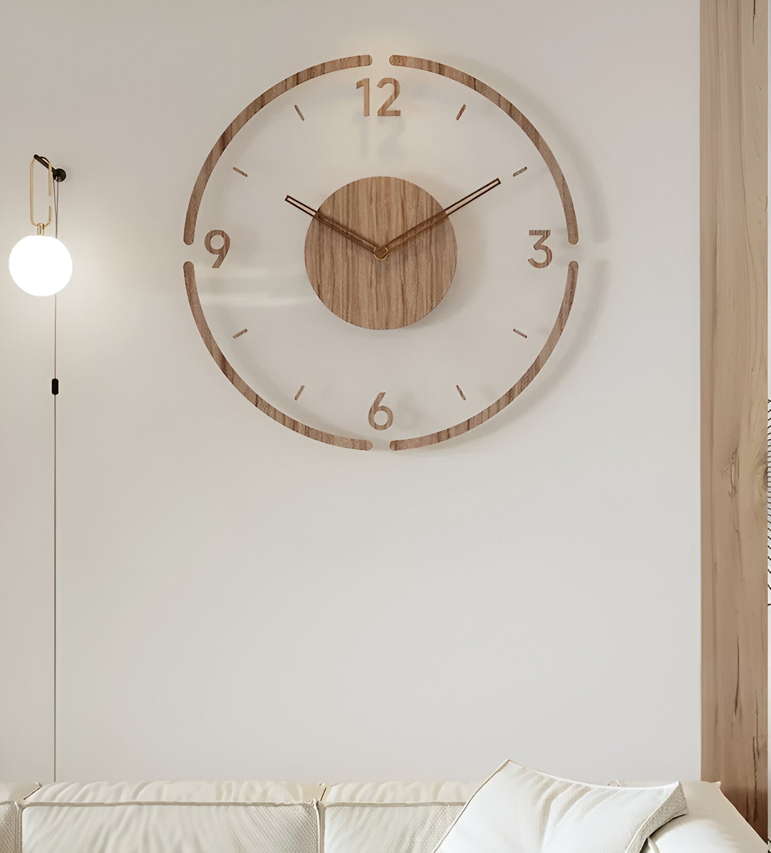 Moderne transparente Wanduhr aus Holz mit leisem Uhrwerk