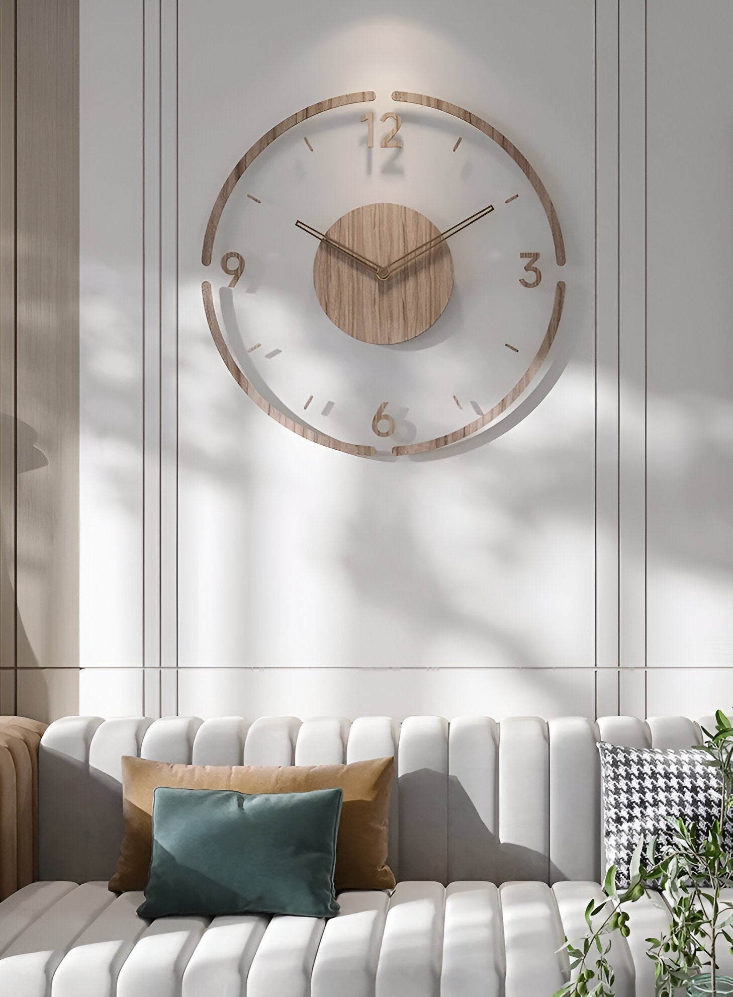 Moderne transparente Wanduhr aus Holz mit leisem Uhrwerk