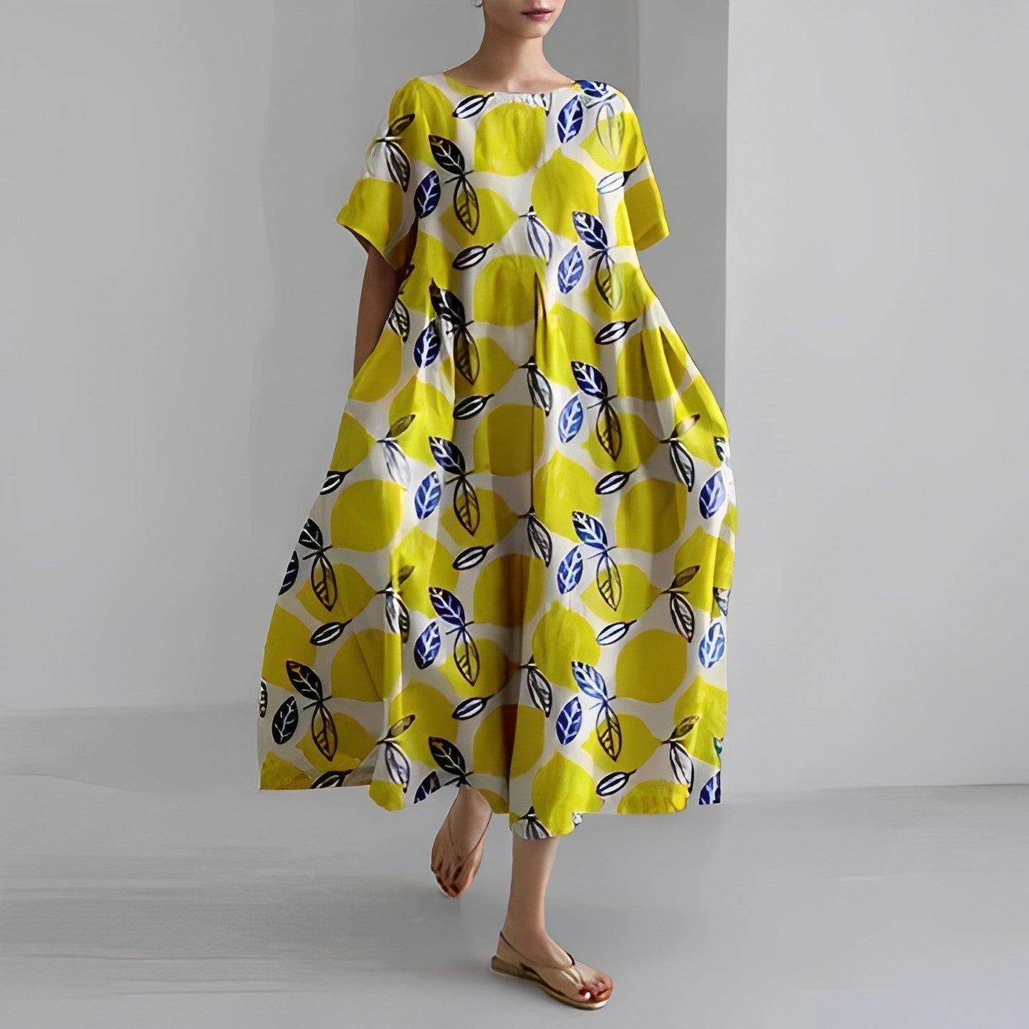 Locker geschnittenes Midikleid mit farbenfrohem Blumenprint