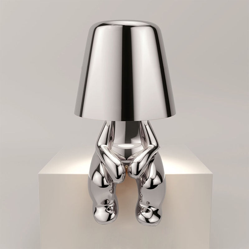 Moderne Designer Tischlampe mit Skulptur-Fuß