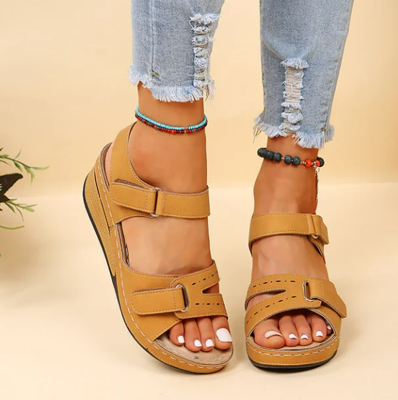 Damen Keilsandaletten mit verstellbarem Riemen und bequemer Sohle