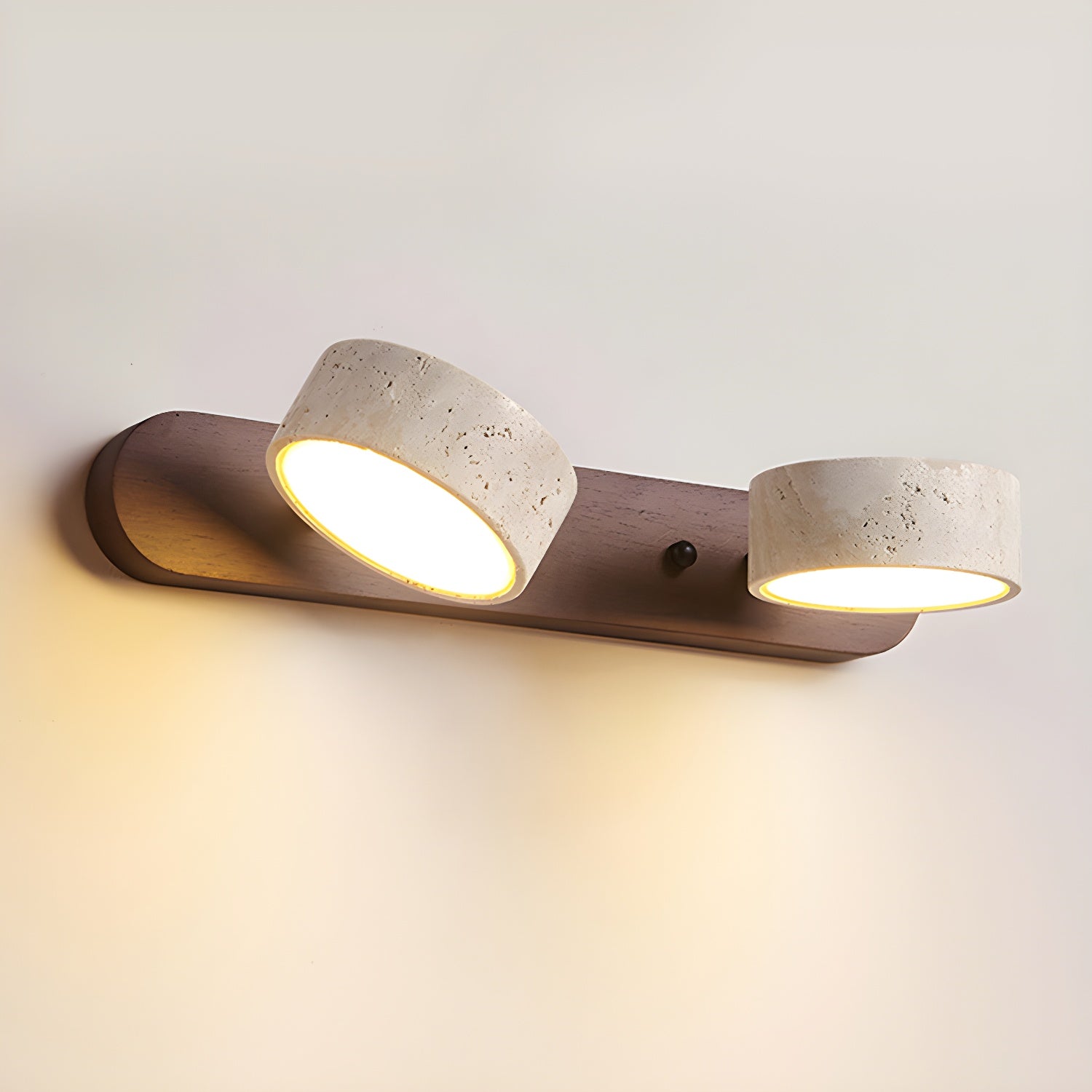 Travero Duo Wandleuchte – Modern, Doppelarm, Travertin-Optik