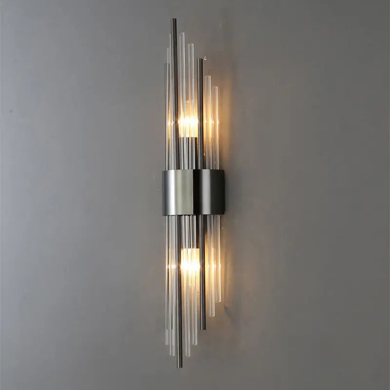 Schicke nordische moderne Goldwandlampe