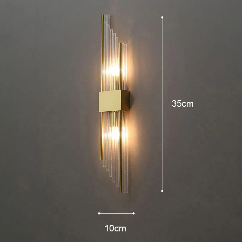 Schicke nordische moderne Goldwandlampe