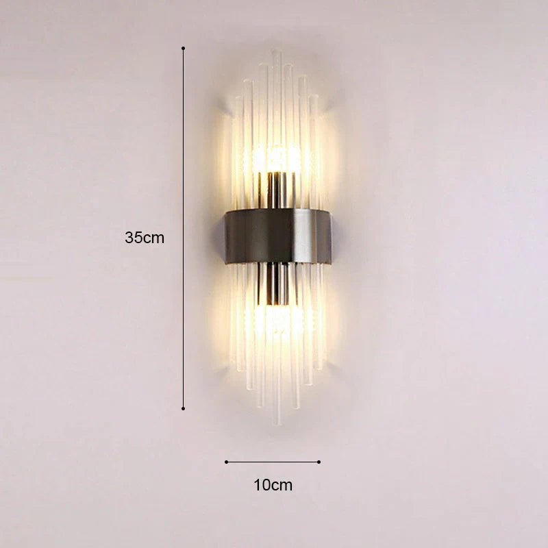 Schicke nordische moderne Goldwandlampe