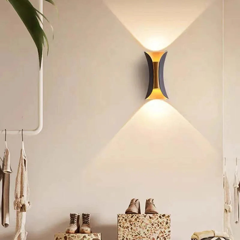 Orr Curved Outdoor LED Light – Wetterfeste Wandleuchte mit IP65 Schutz