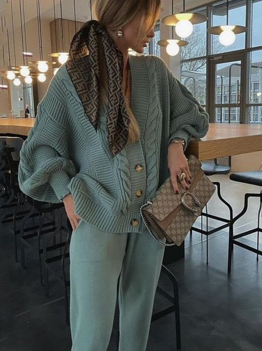 Damen Strick-Zweiteiler mit Cardigan und Hose gemütlich für Herbst und Winter