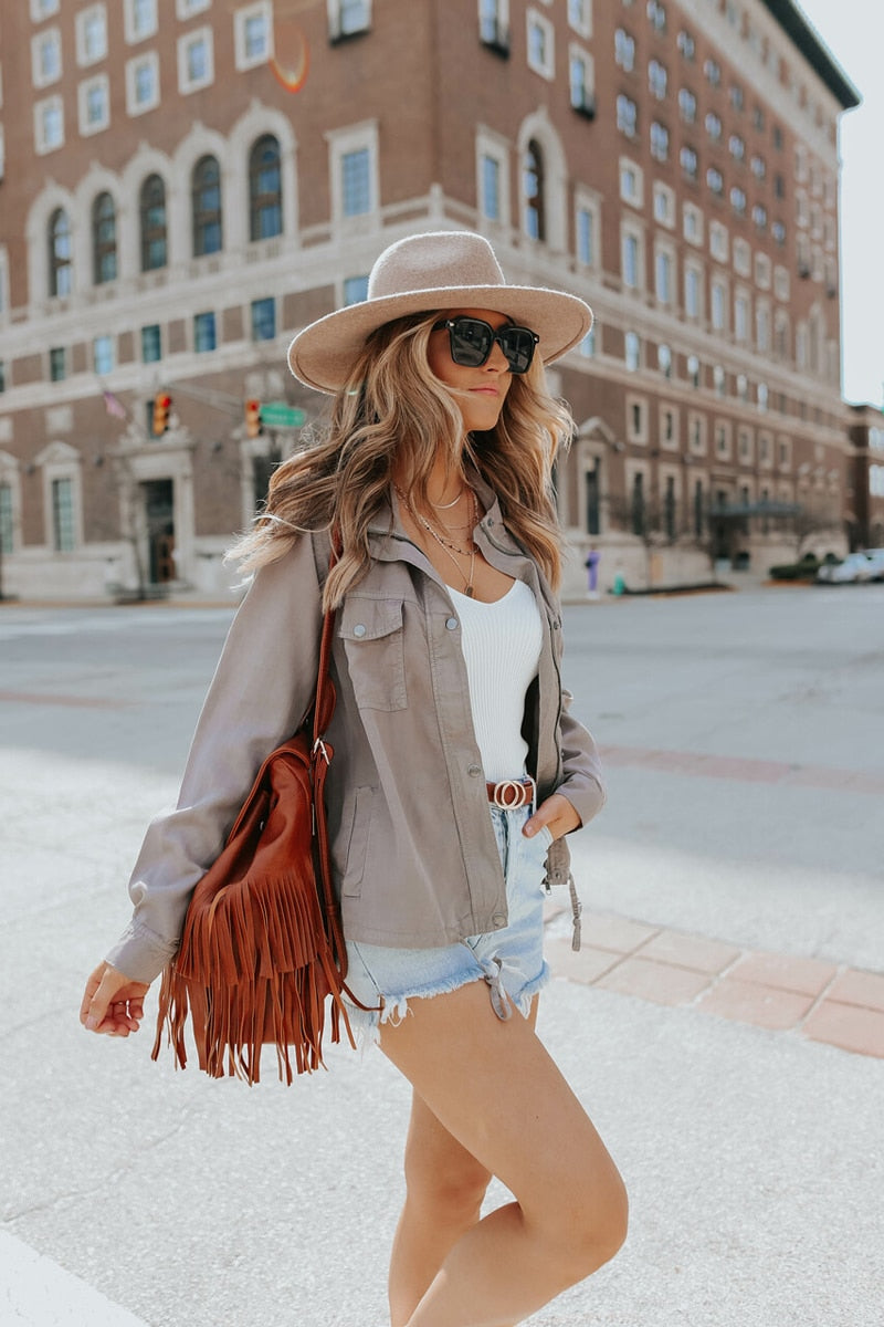 Moderne Damenjacke mit lässigem Schnitt und urbanem Look