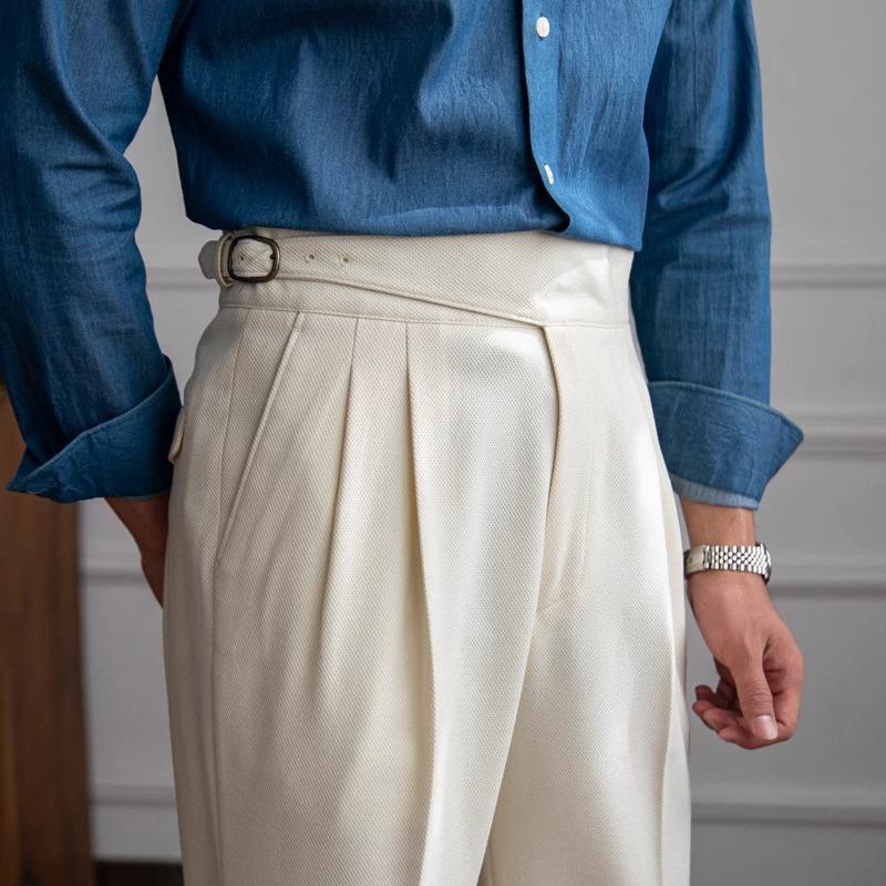 Herren Anzughose mit hohem Bund und schmalem geradem Bein im britischen Stil