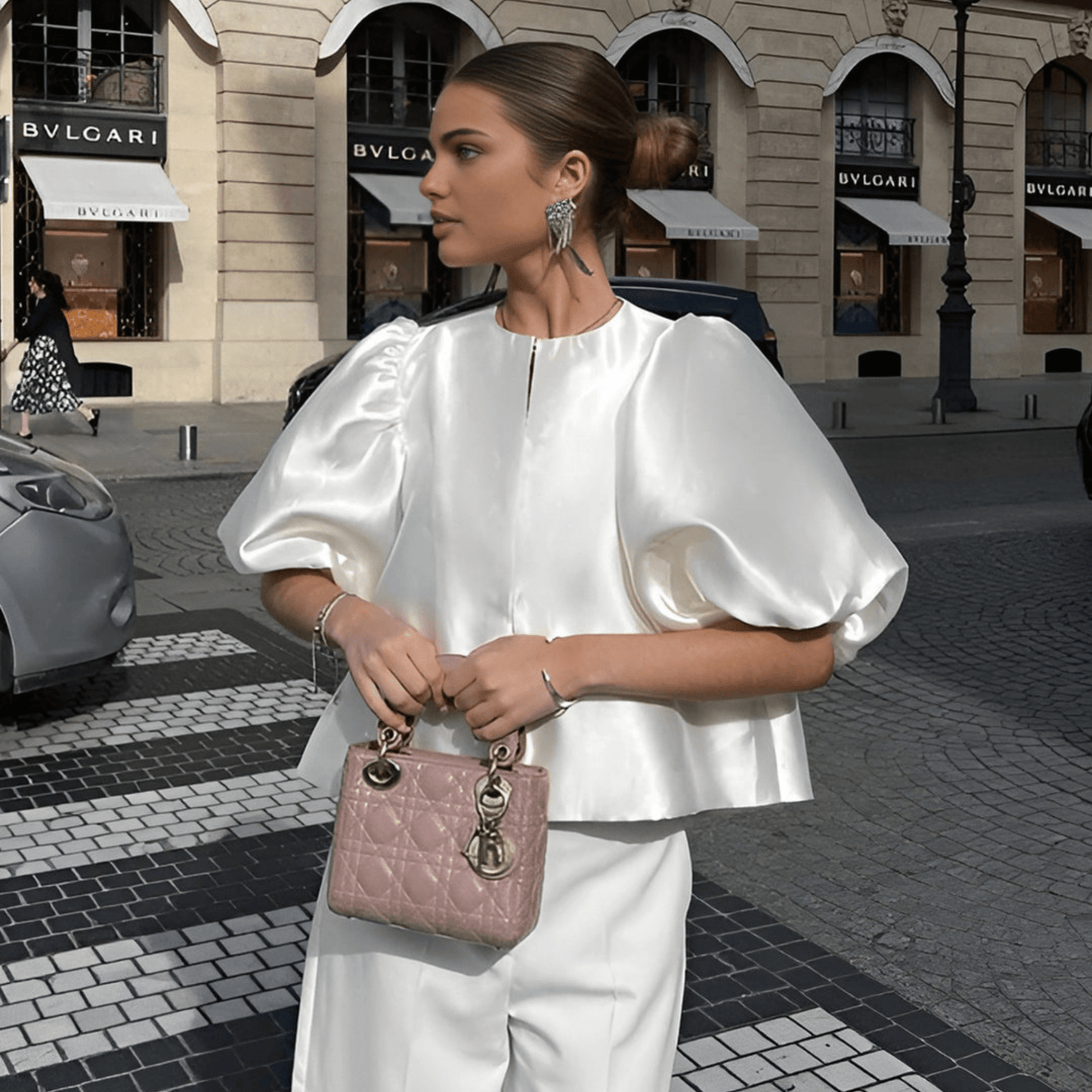 Elegante Satinbluse mit Puffärmeln und glänzender Oberfläche