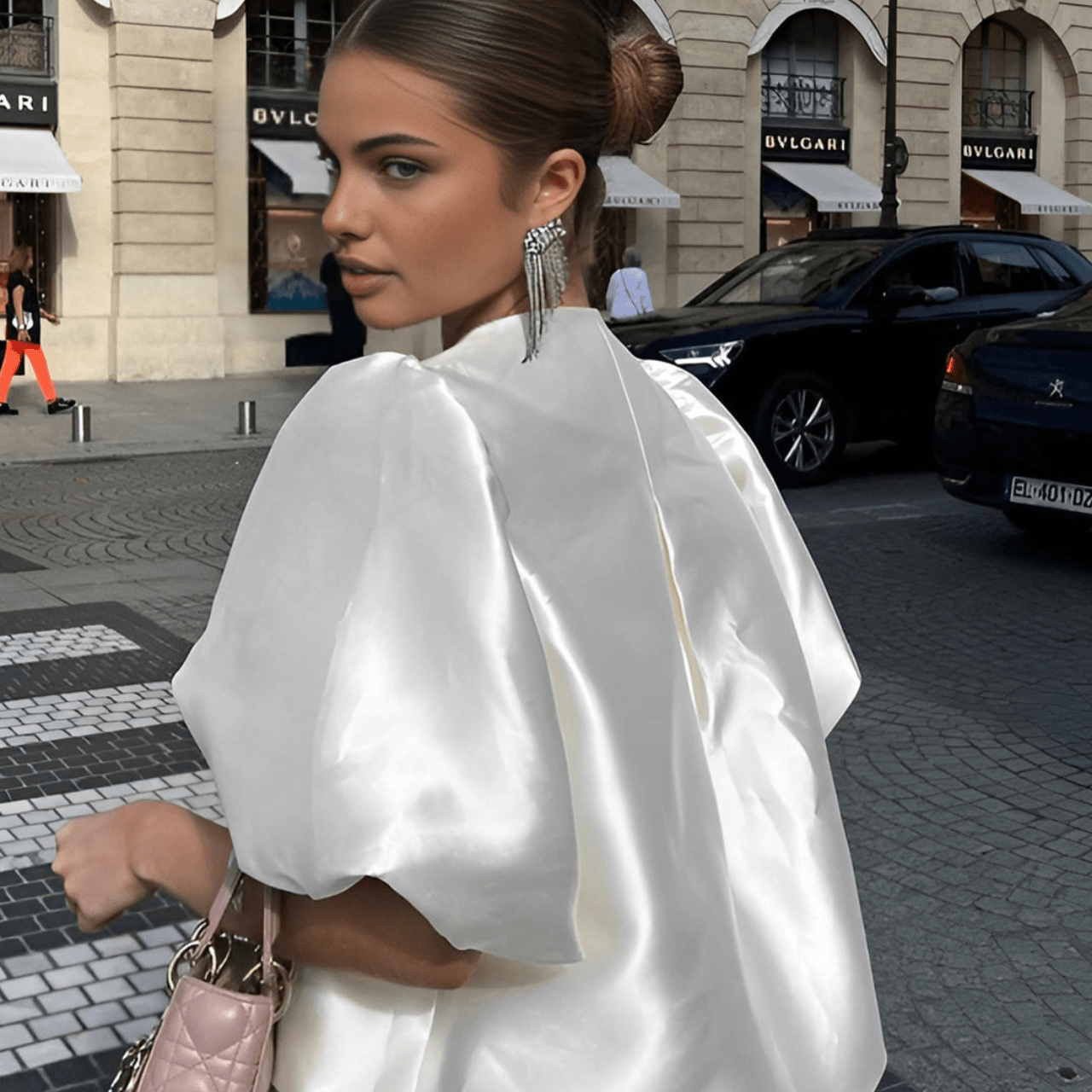 Elegante Satinbluse mit Puffärmeln und glänzender Oberfläche