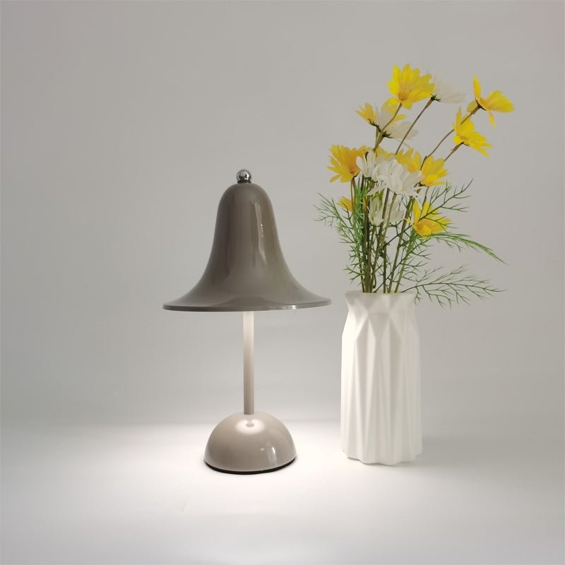Kabellose Tischlampe mit Glockenschirm – dimmbar, modern, stilvoll