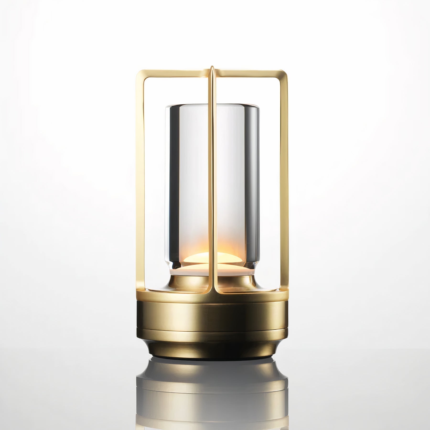 Dimmbare Tischlampe mit handpoliertem Kristallglas