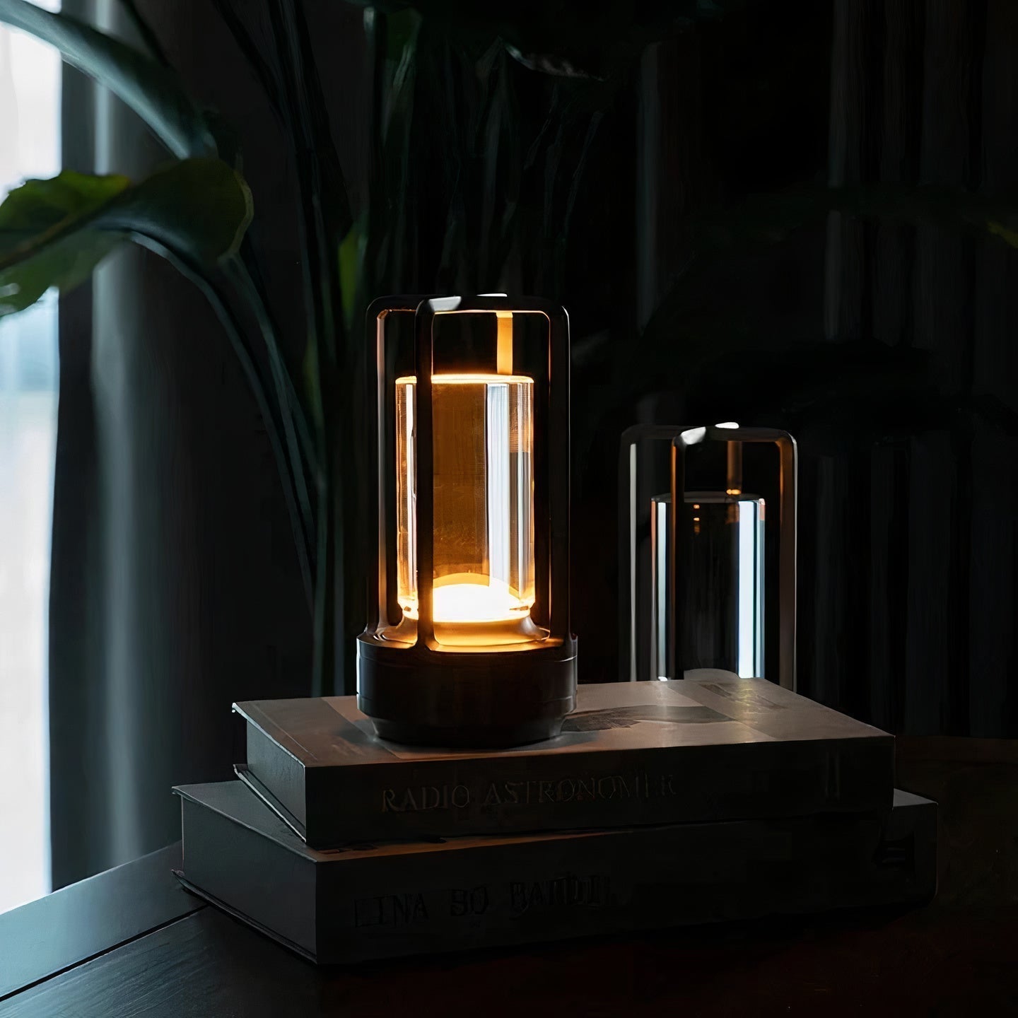 Dimmbare Tischlampe mit handpoliertem Kristallglas