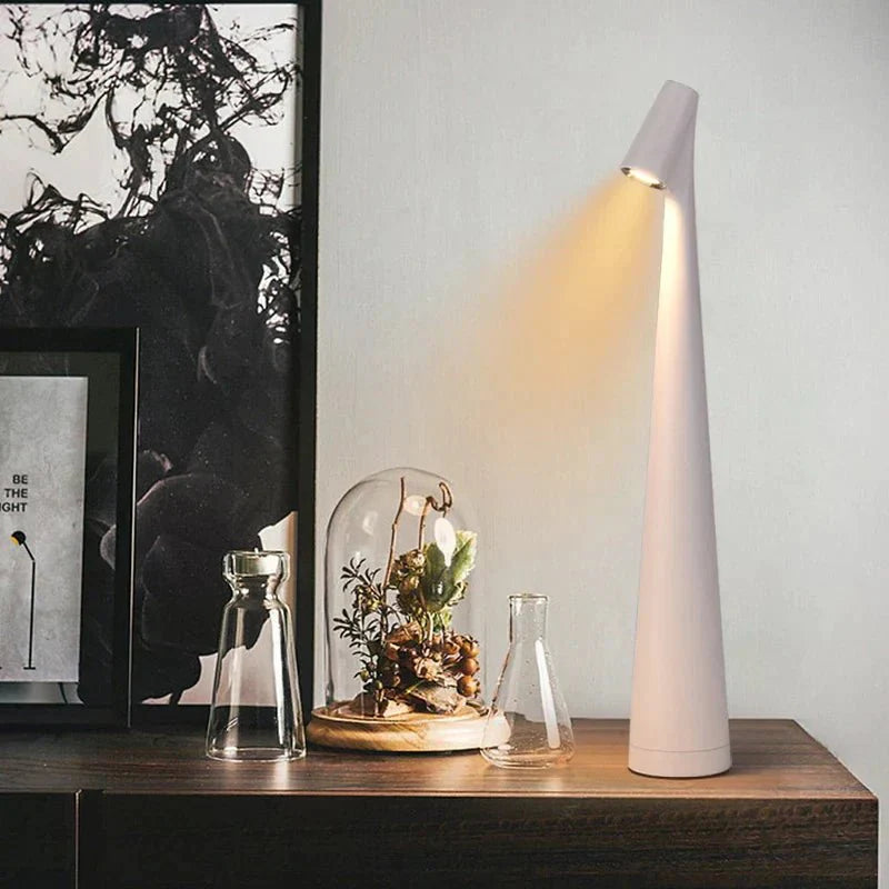 Minimalistische dimmbare Tischleuchte mit Touch in modernem Design
