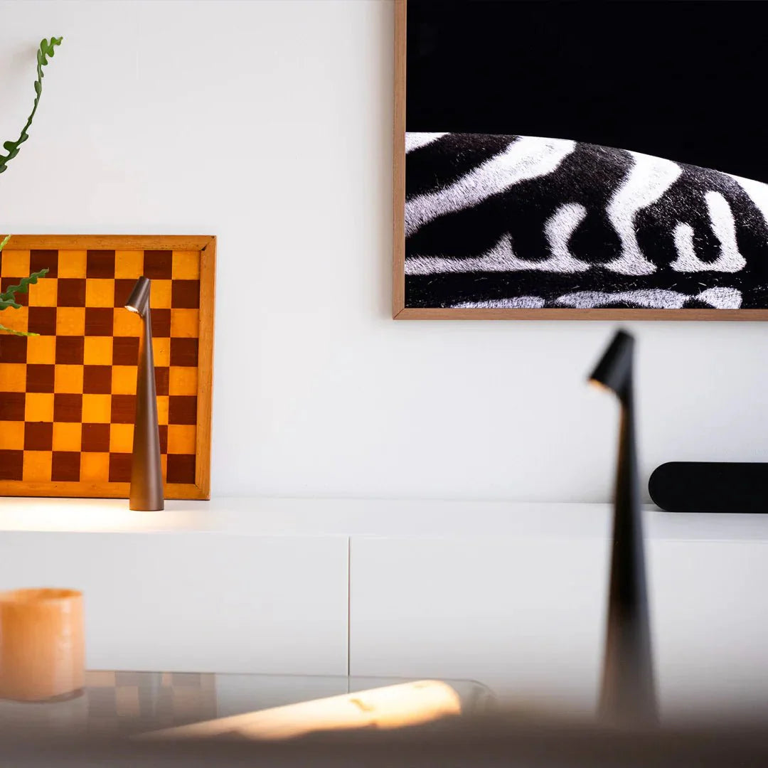 Minimalistische dimmbare Tischleuchte mit Touch in modernem Design