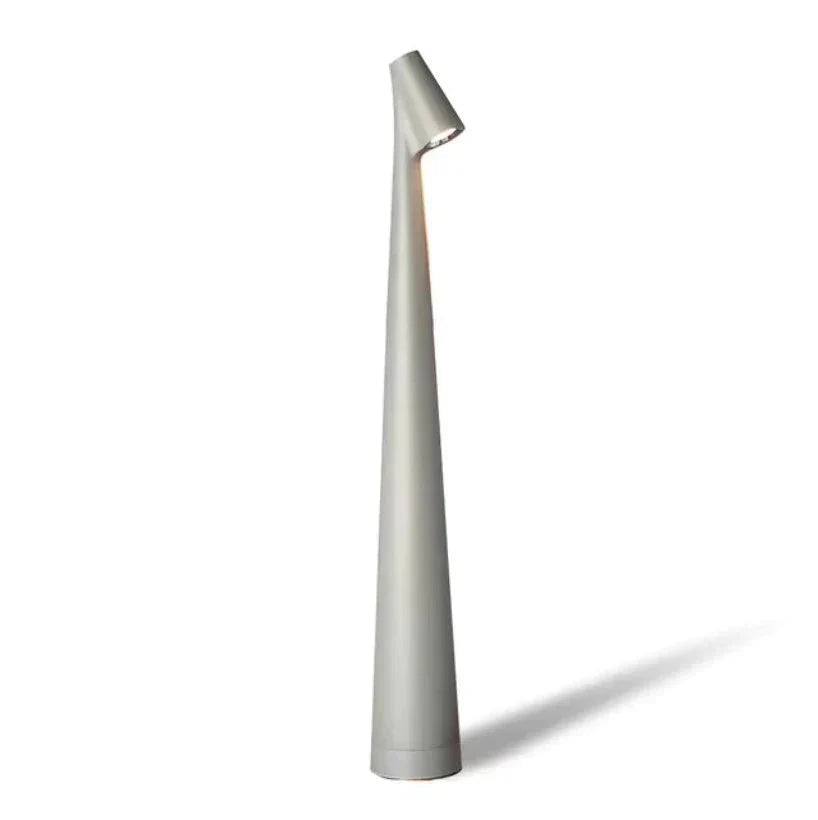 Minimalistische dimmbare Tischleuchte mit Touch in modernem Design
