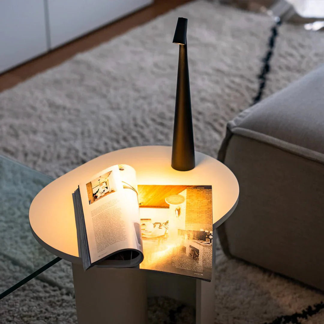 Minimalistische dimmbare Tischleuchte mit Touch in modernem Design