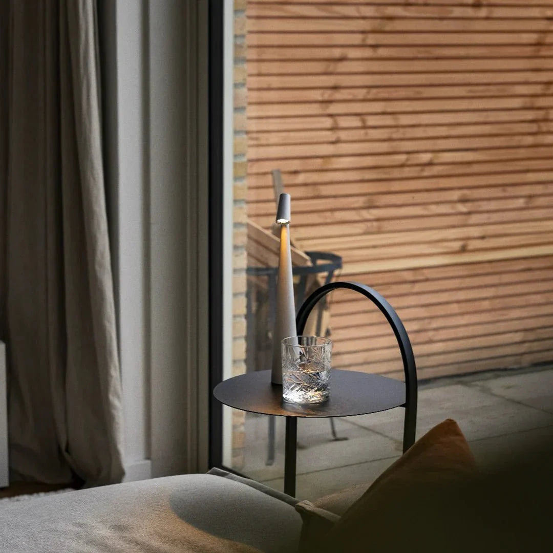 Minimalistische dimmbare Tischleuchte mit Touch in modernem Design
