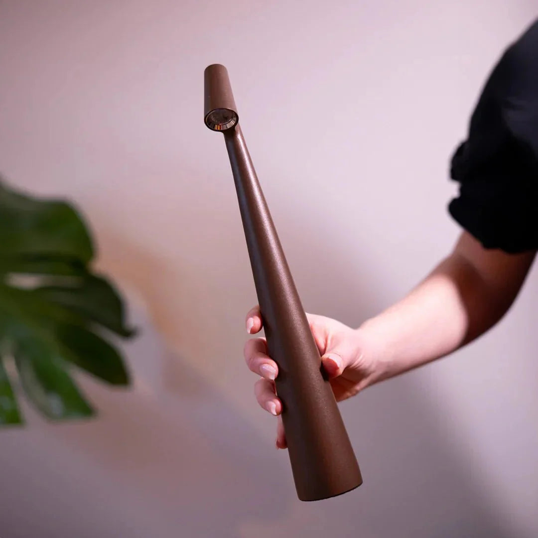 Minimalistische dimmbare Tischleuchte mit Touch in modernem Design