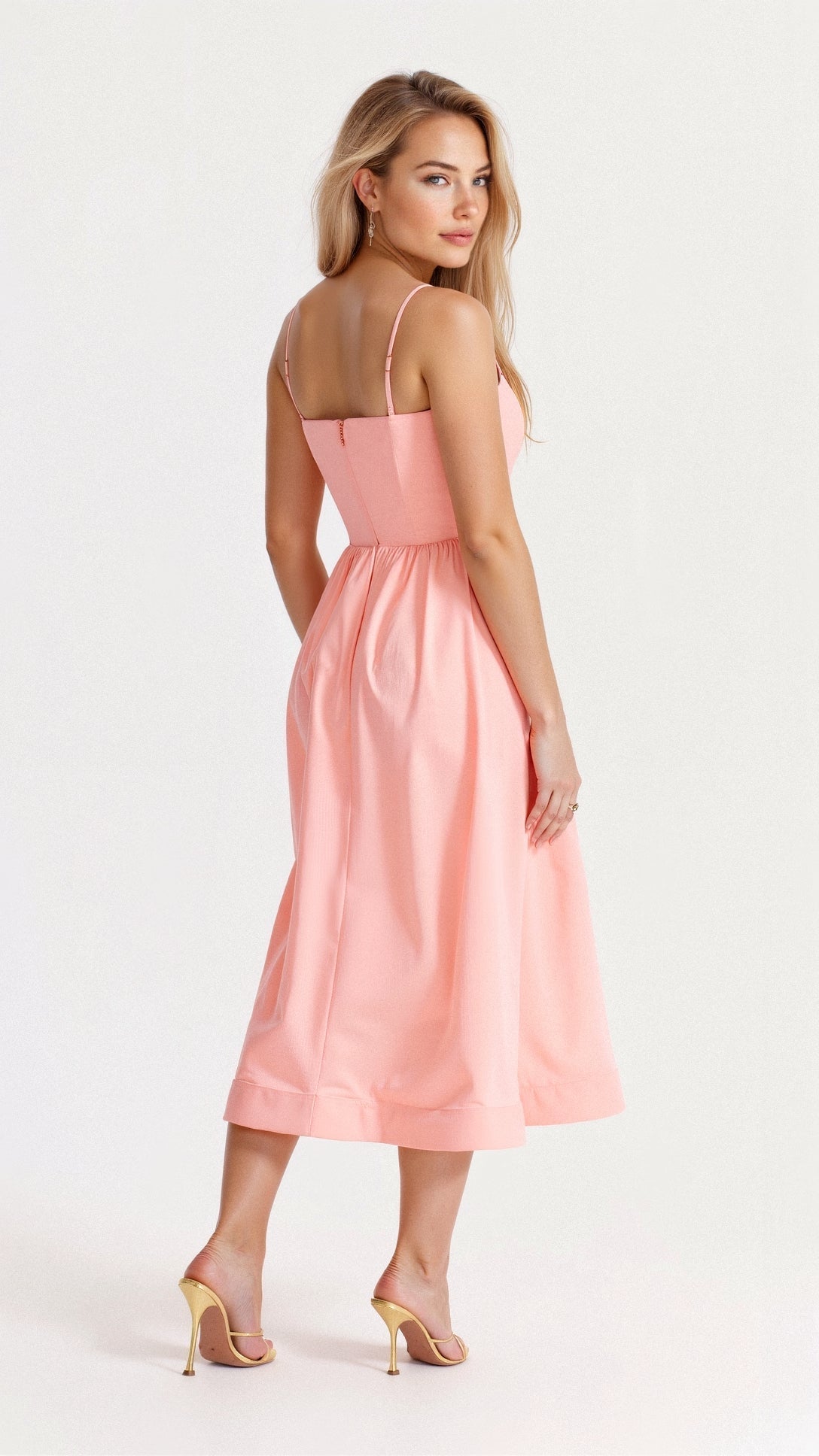 Midikleid mit Spaghettiträgern