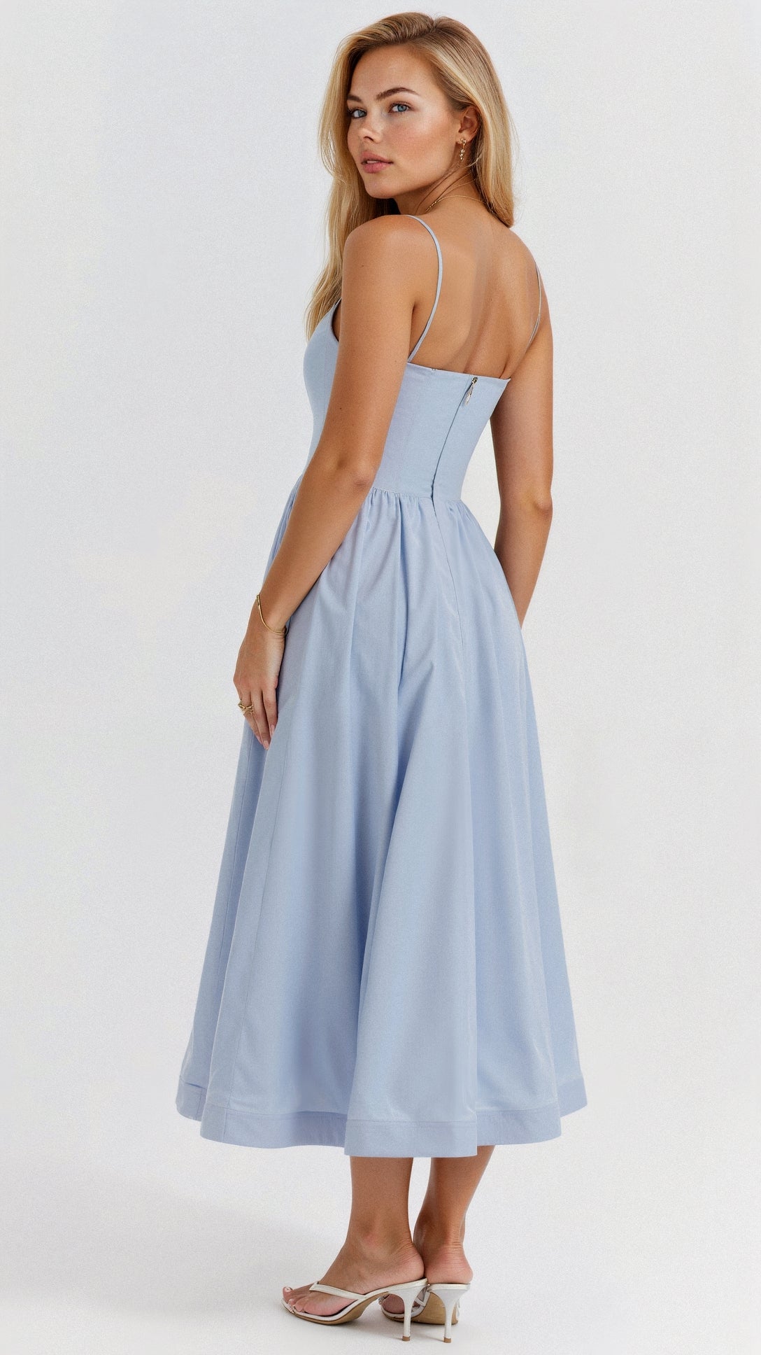 Midikleid mit Spaghettiträgern