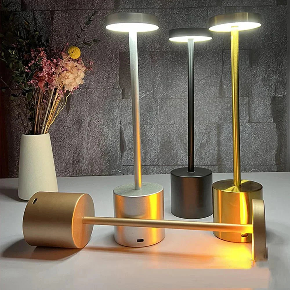 Kabellose LED-Tischlampe mit Touch-Funktion und schlankem Aluminiumkörper
