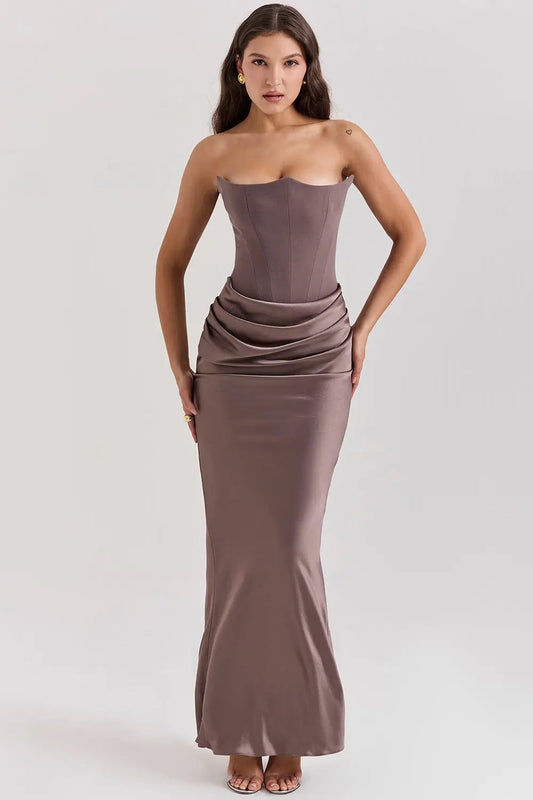 Schulterfreies Satin-Maxikleid mit Drapierung