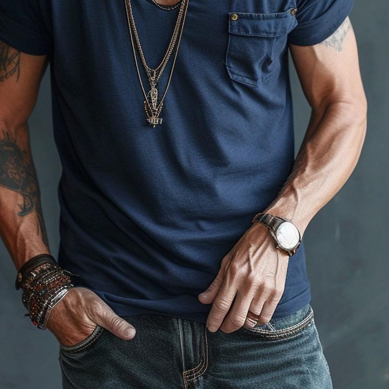 Herren T-Shirt mit V-Ausschnitt und Brusttasche aus Baumwolle