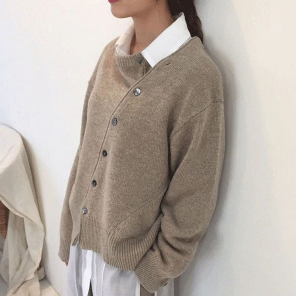 Damen Strickcardigan mit V-Ausschnitt und Knopfleiste