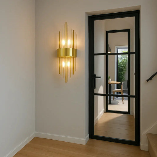 Schicke nordische moderne Goldwandlampe