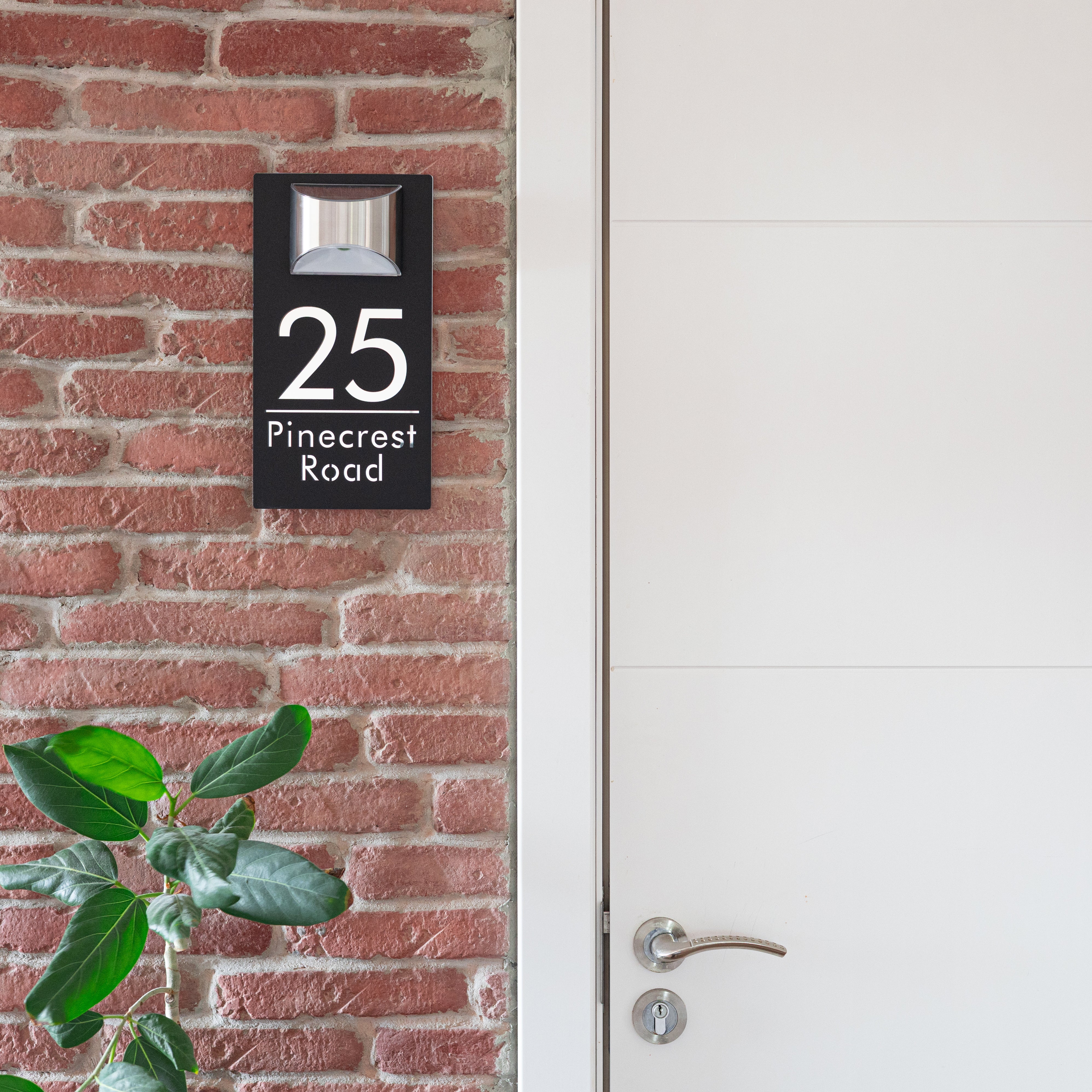 Personalisierte moderne Solar-Haustürschild