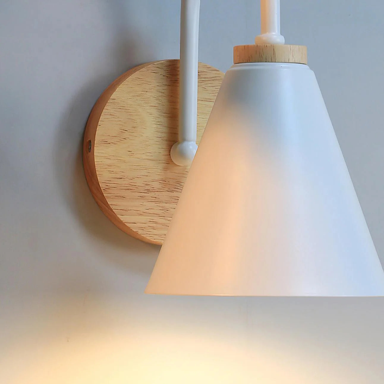 Wandlampe im skandinavischen Stil