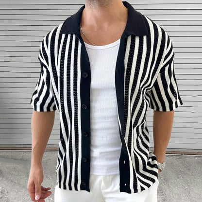Herren Sommer Strickhemd mit Streifen und kurzen Ärmeln