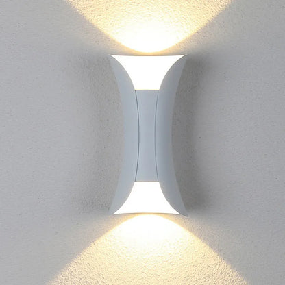 Orr Curved Outdoor LED Light – Wetterfeste Wandleuchte mit IP65 Schutz